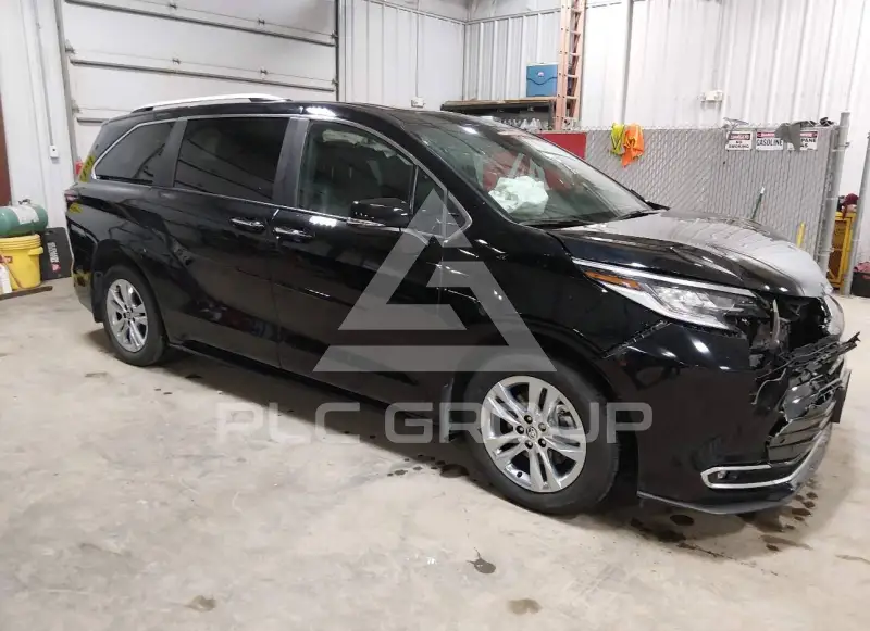 2025 Toyota SIENNA фото