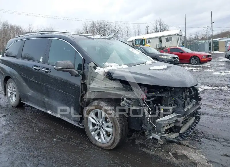 2025 Toyota SIENNA фото