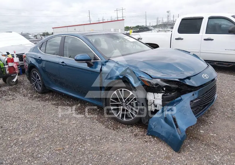 2025 Toyota CAMRY фото