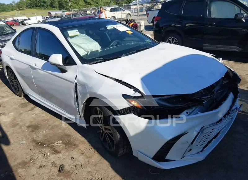 2025 Toyota CAMRY photo