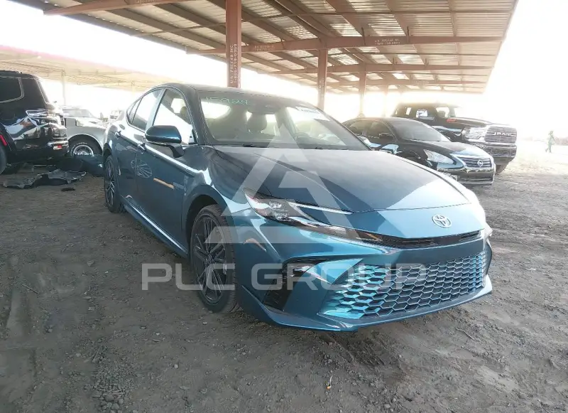 2025 Toyota CAMRY фото