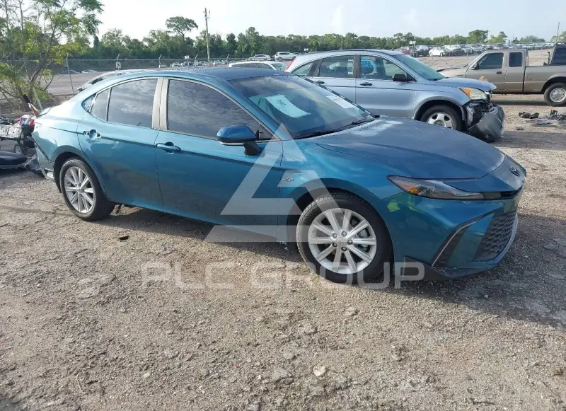 2025 Toyota CAMRY photo