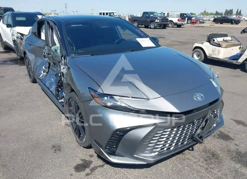 2025 Toyota CAMRY фото