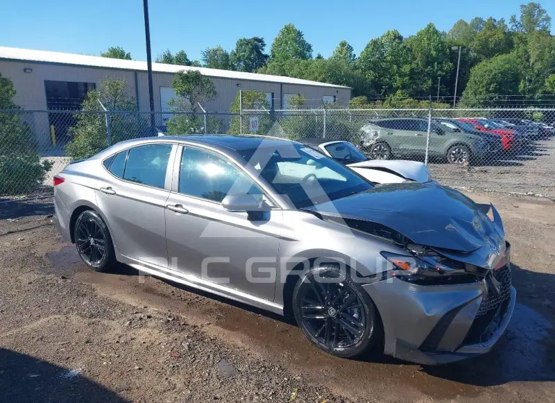 2025 Toyota CAMRY фото