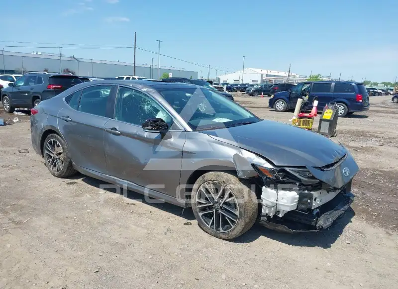 2025 Toyota CAMRY фото