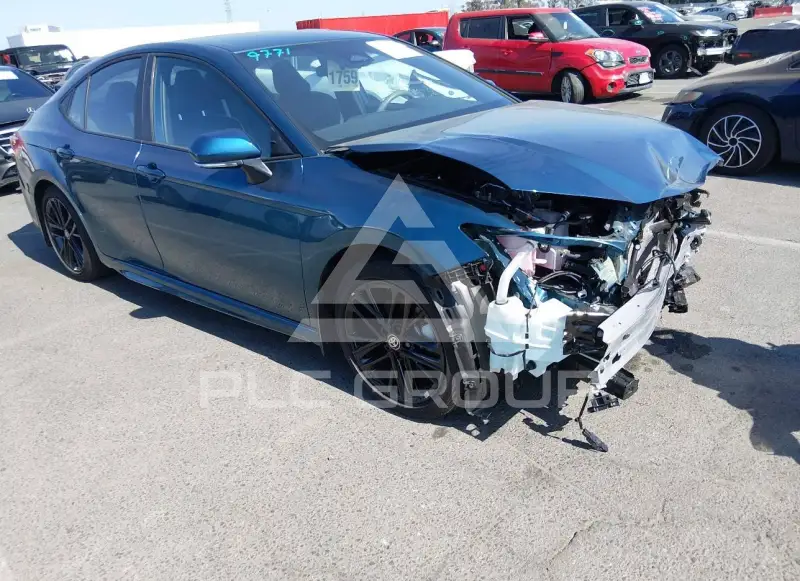 2025 Toyota CAMRY фото