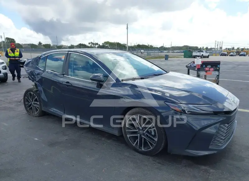 2025 Toyota CAMRY фото