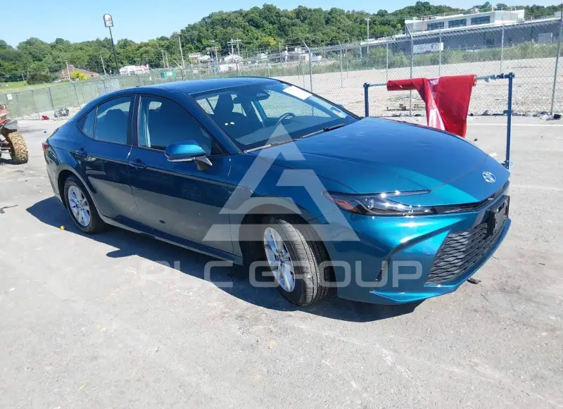 2025 Toyota CAMRY photo