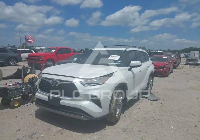 2025 Toyota Highlander фото