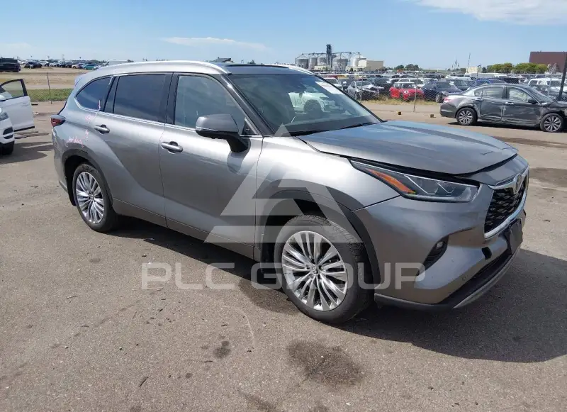 2025 Toyota Highlander photo