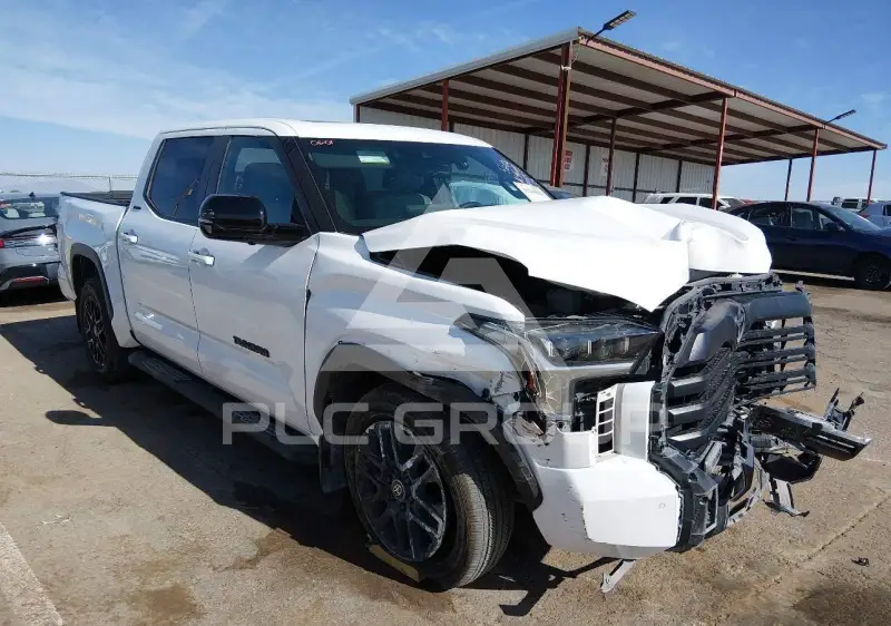 2025 Toyota TUNDRA фото