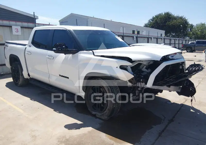 2025 Toyota TUNDRA фото