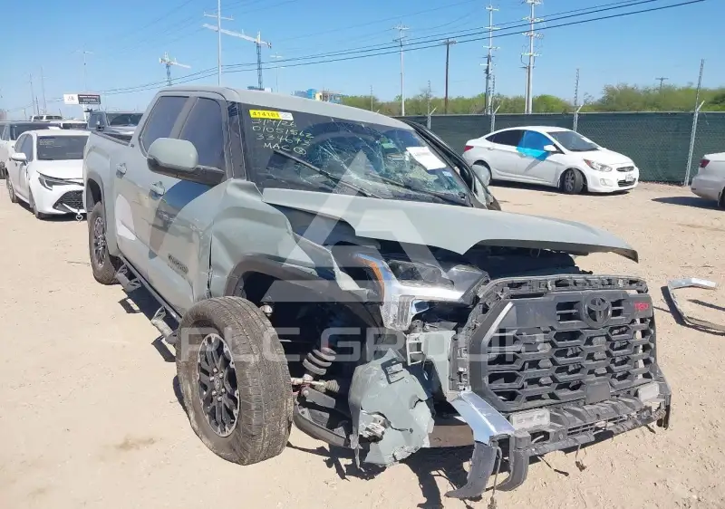 2025 Toyota TUNDRA фото