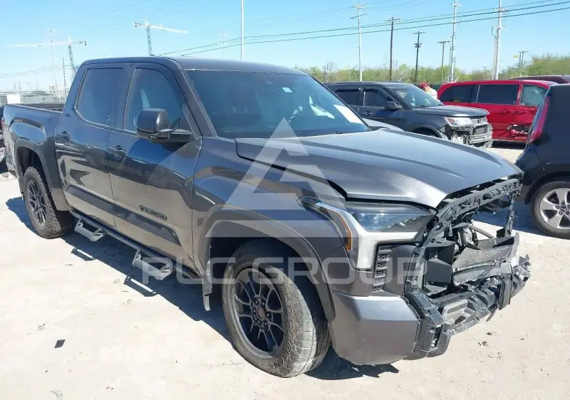 2025 Toyota TUNDRA фото