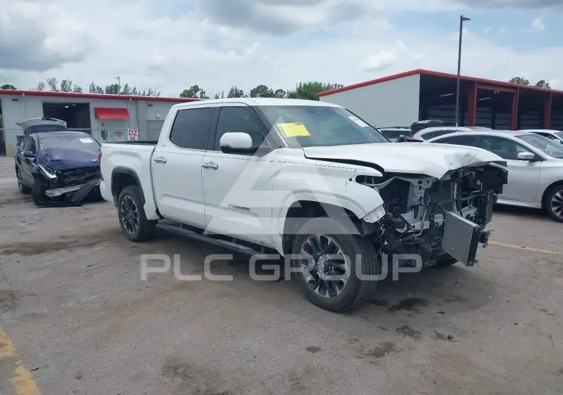 2025 Toyota TUNDRA фото