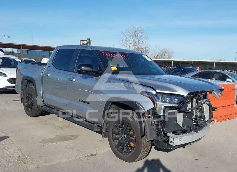 2025 Toyota TUNDRA фото
