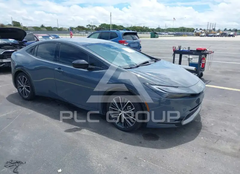 2025 Toyota PRIUS фото