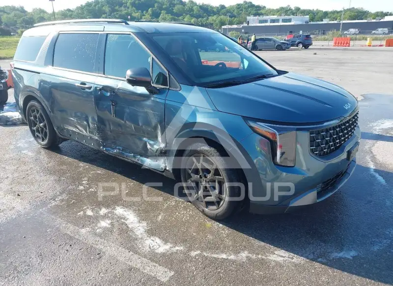 2025 KIA Carnival photo