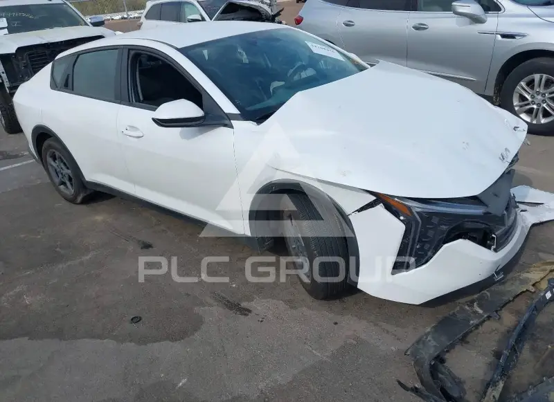 2025 KIA K4 фото
