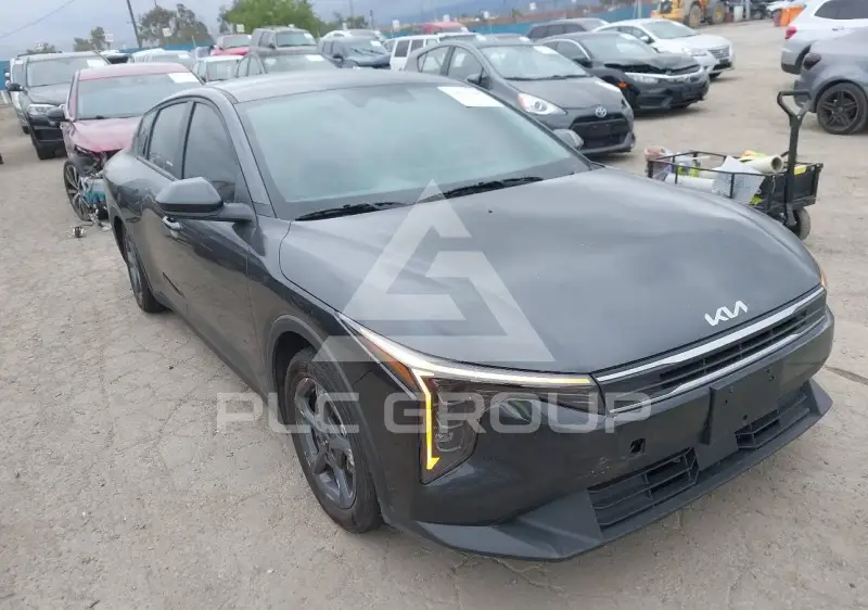2025 KIA K4 фото
