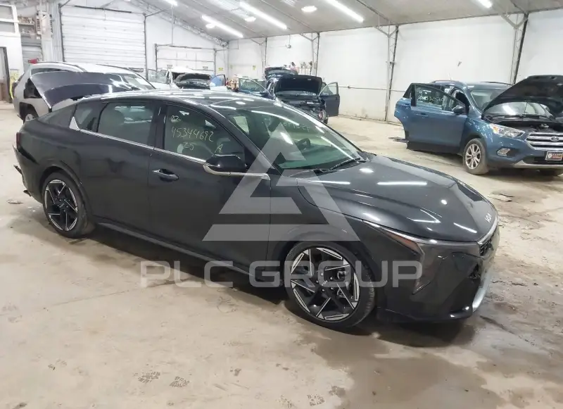 2025 KIA K4 фото