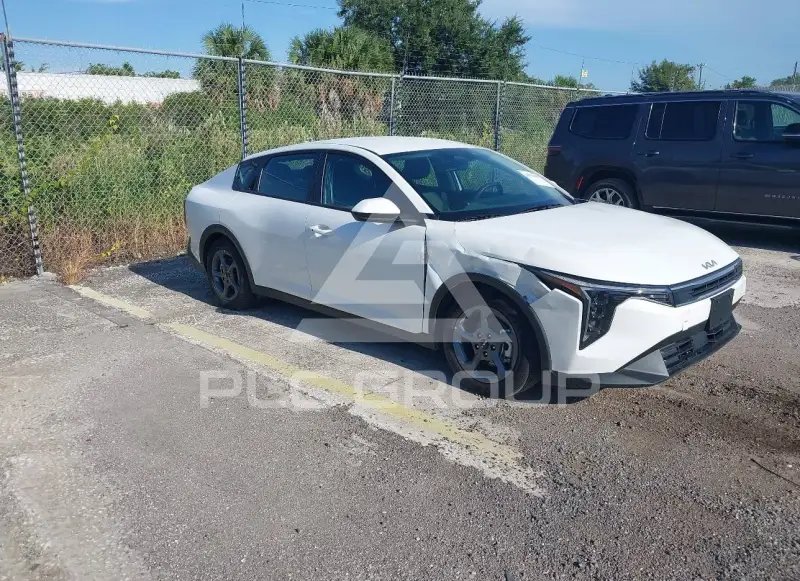 2025 KIA K4 фото