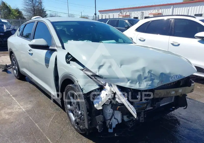 2025 KIA K4 фото