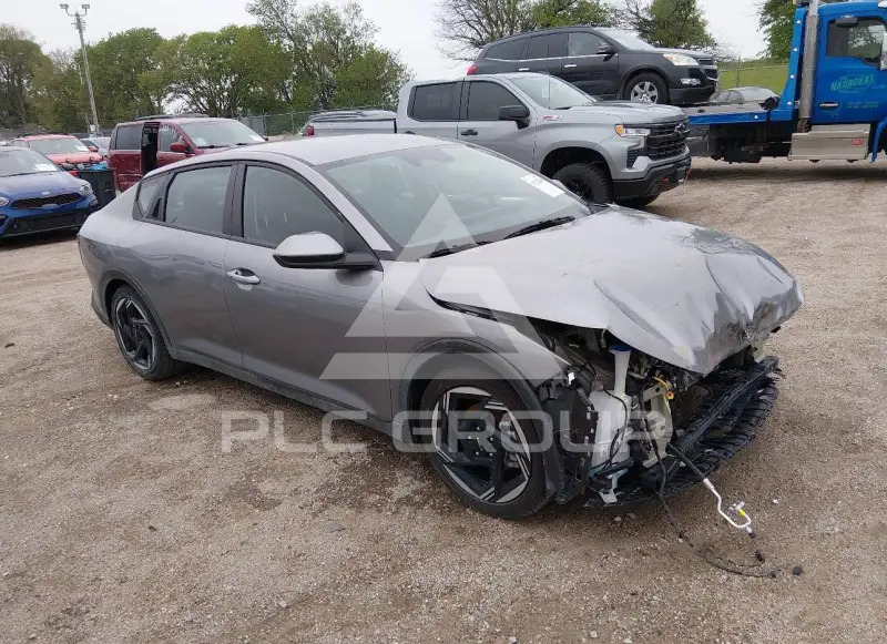 2025 KIA K4 фото
