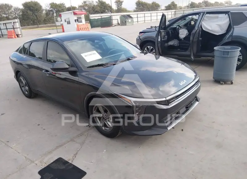 2025 KIA K4 photo