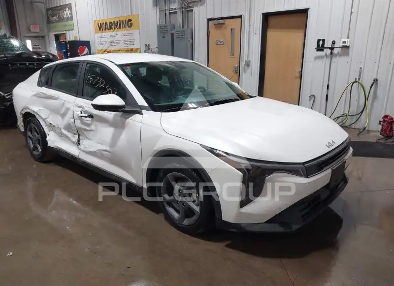 2025 KIA K4 фото