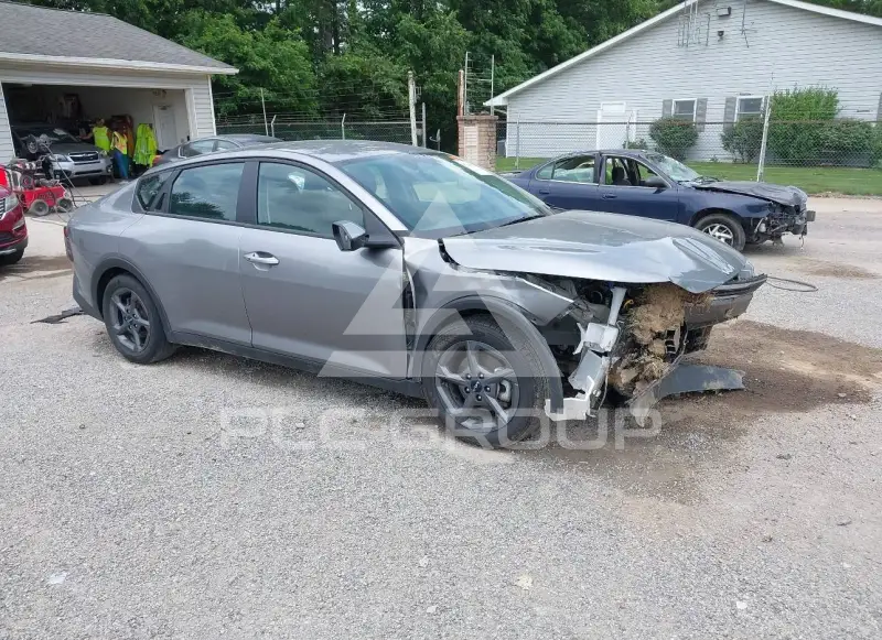 2025 KIA K4 фото