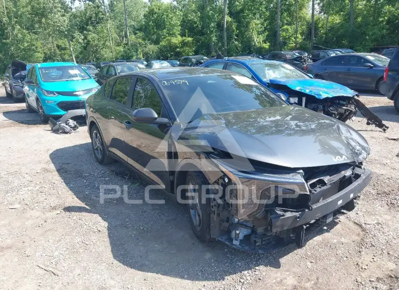 2025 KIA K4 фото