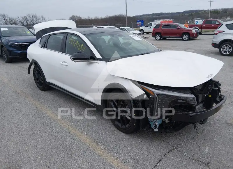 2025 KIA K4 фото