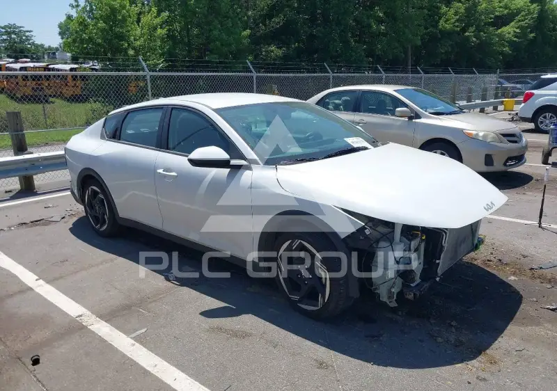 2025 KIA K4 фото