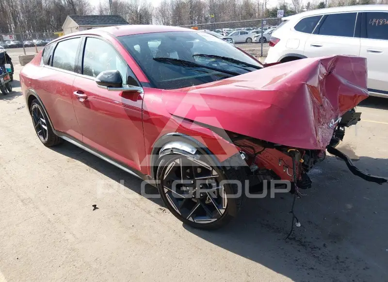 2025 KIA K4 фото