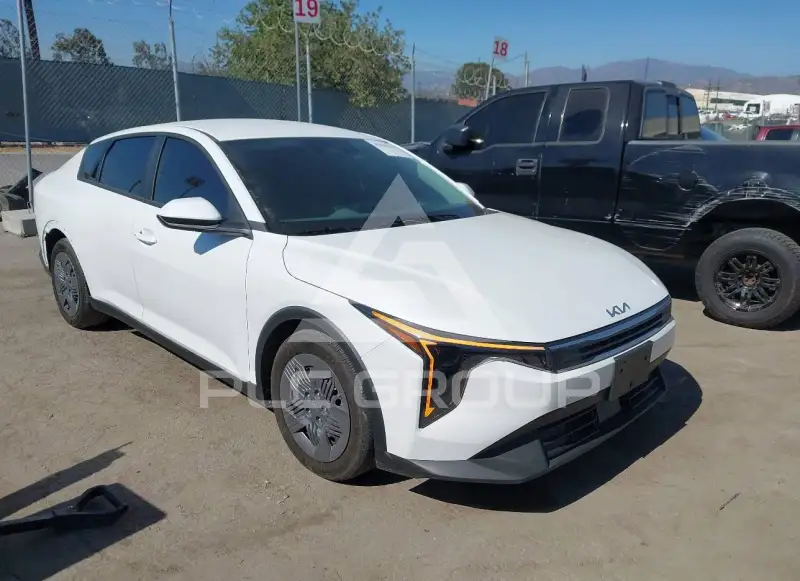 2025 KIA K4 фото