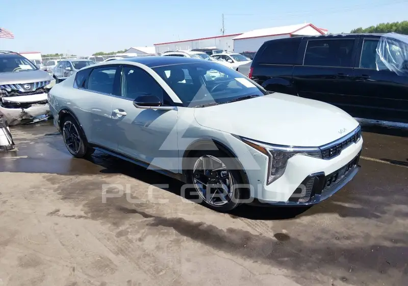 2025 KIA K4 фото