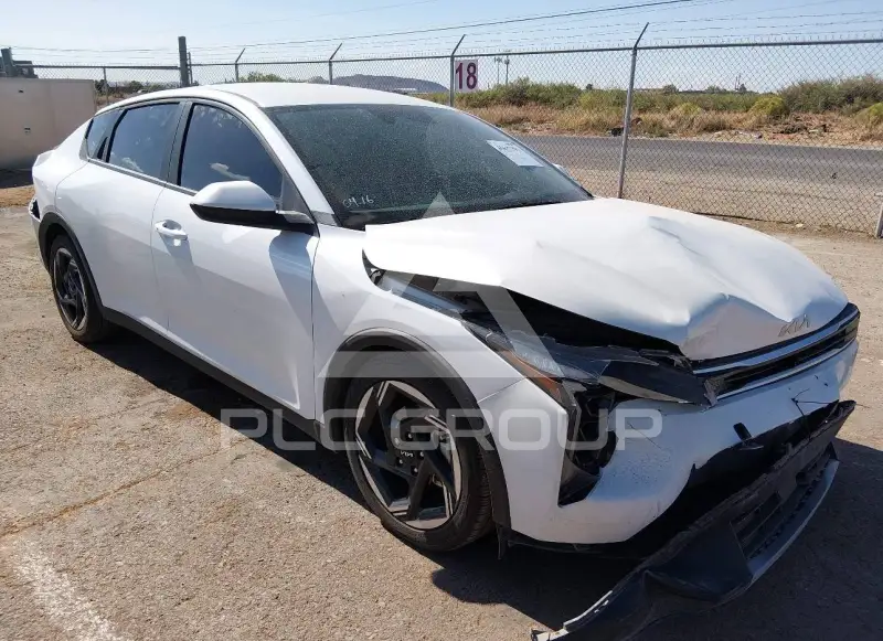 2025 KIA K4 фото