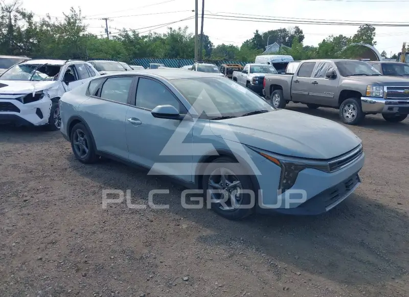 2025 KIA K4 фото