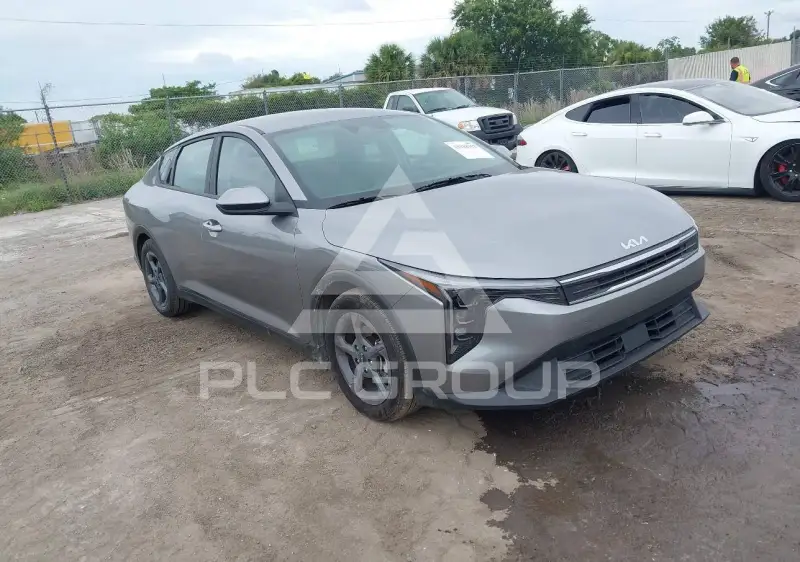 2025 KIA K4 фото