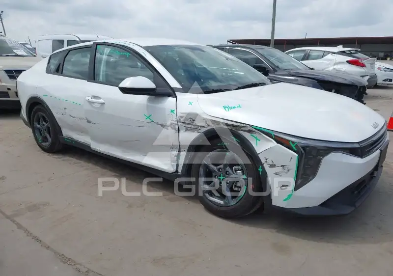 2025 KIA K4 фото