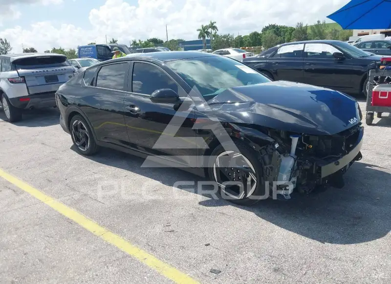 2025 KIA K4 фото