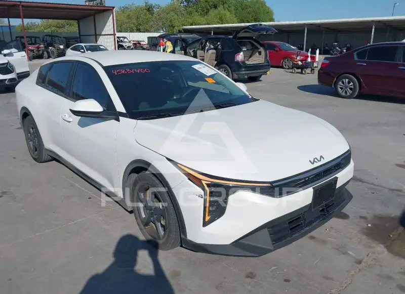 2025 KIA K4 фото