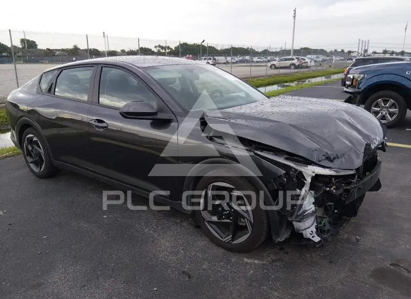 2025 KIA K4 фото