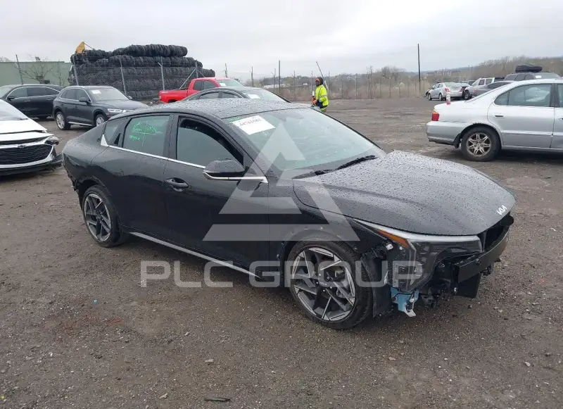 2025 KIA K4 фото