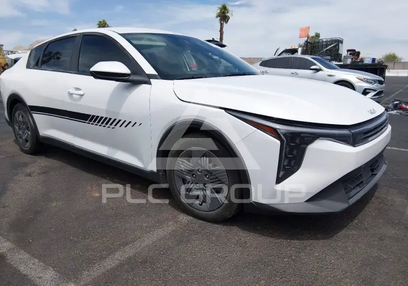 2025 KIA K4 фото