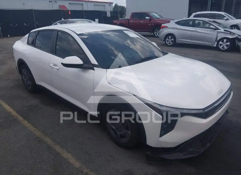 2025 KIA K4 фото