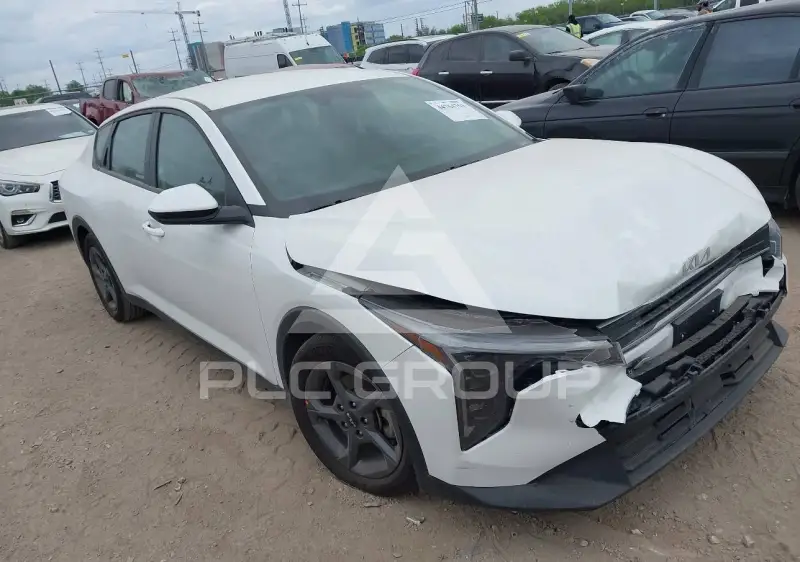 2025 KIA K4 фото