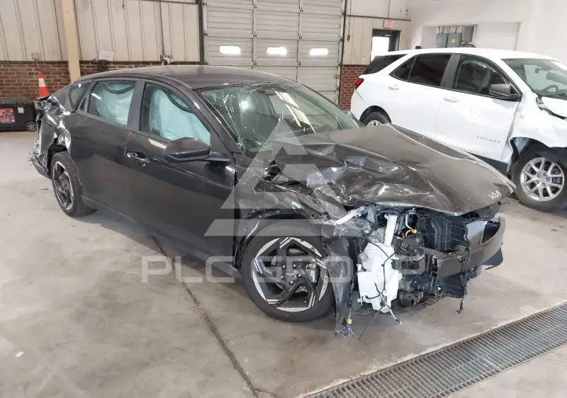 2025 KIA K4 фото