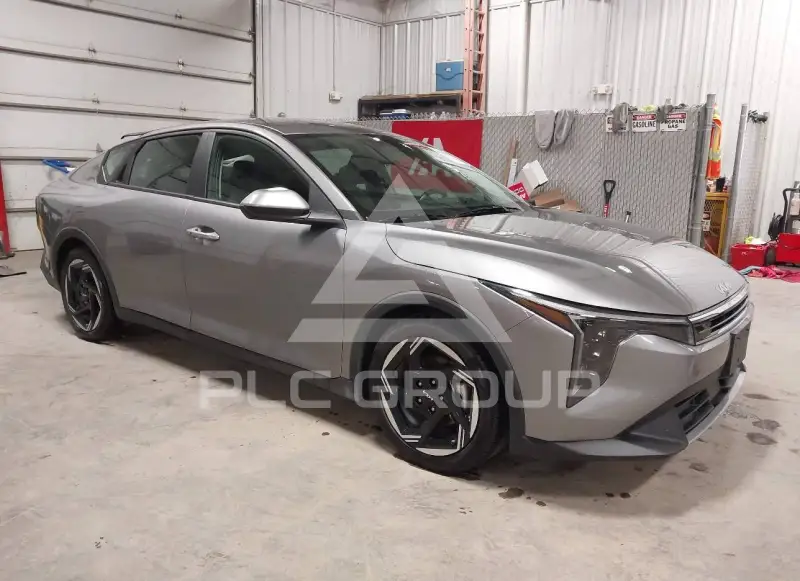 2025 KIA K4 фото